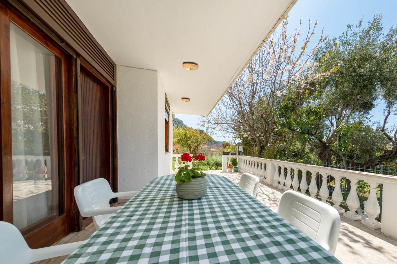 To Ktimataki Villa อากิออส กอร์ดิออส ภายนอก รูปภาพ